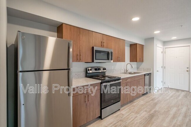 Building Photo - 13001 S Crompton Lane