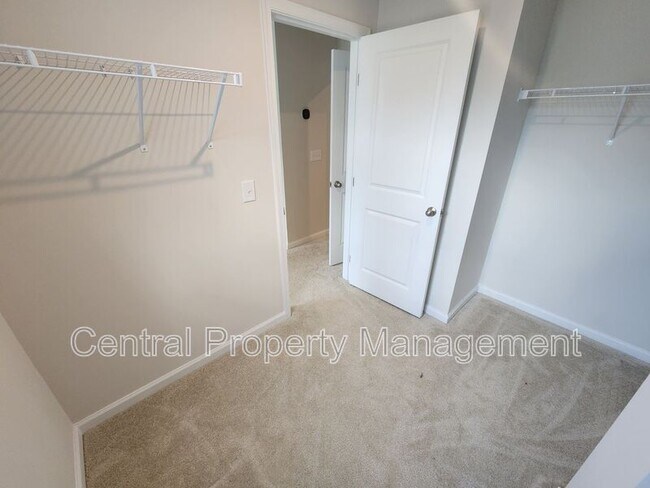 Building Photo - 165 Sarnesfield Wy