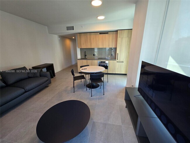 Building Photo - 121 NE 5th St