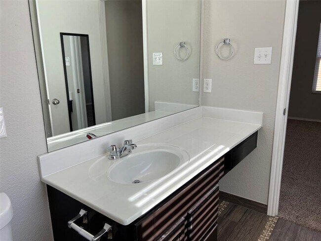 Building Photo - 1427 Swan Ridge Dr