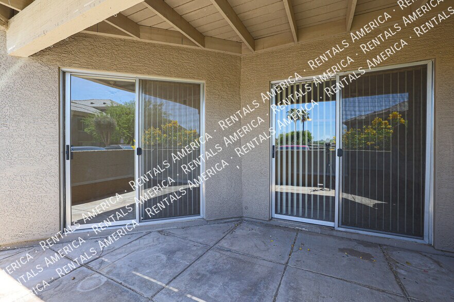 Building Photo - 1720 E Thunderbird Rd