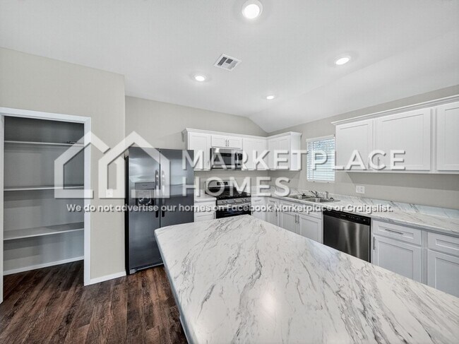 Building Photo - 23198 S Mae Dr
