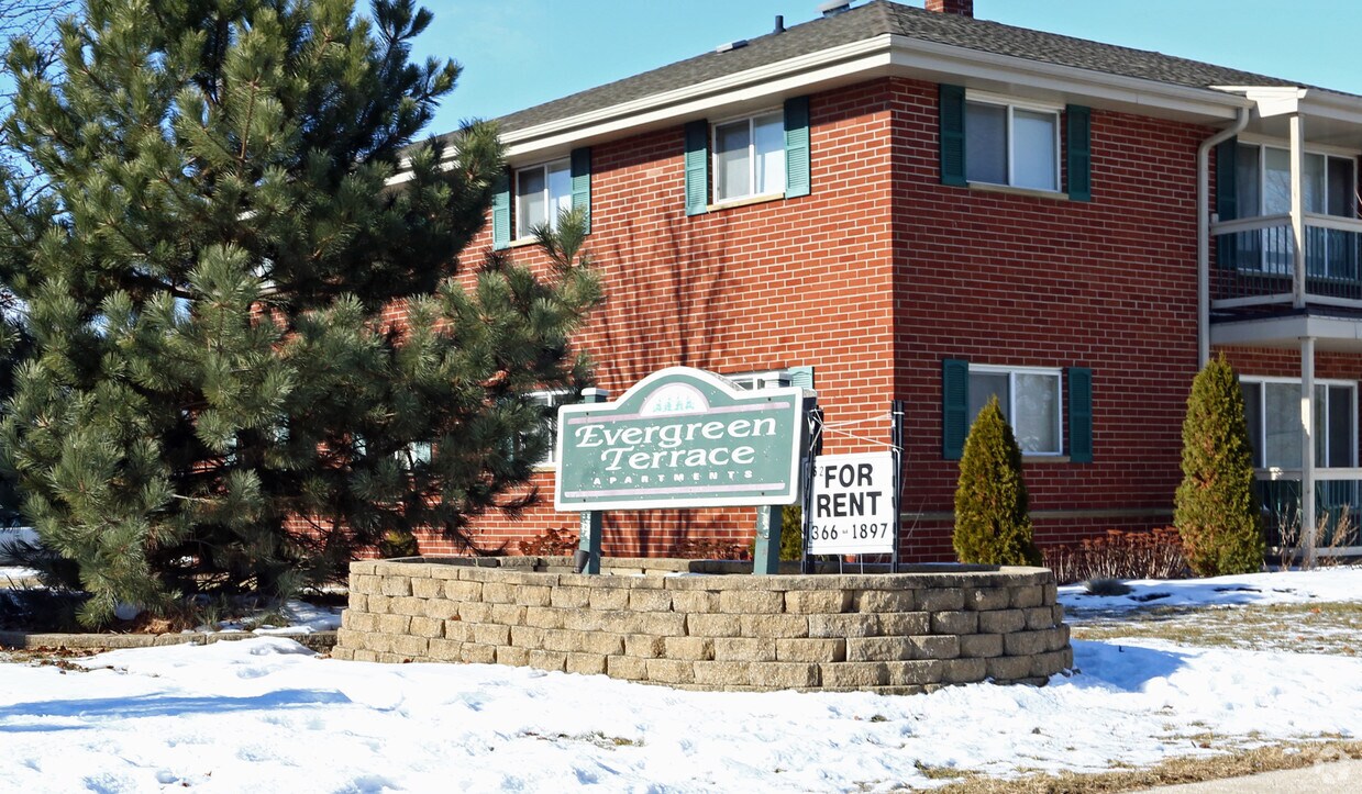 Evergreen Terrace - Hartford Wi Apartment Finder