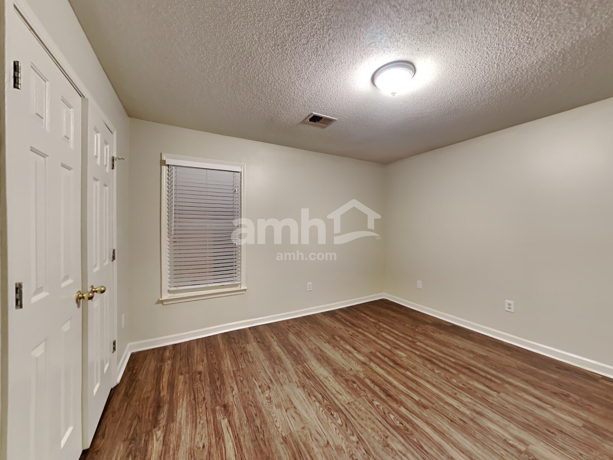 Building Photo - 2713 Country Glade Cv N