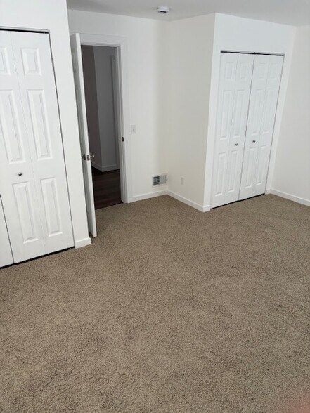 Building Photo - 2406 Highland Ave