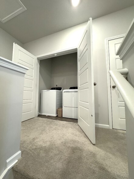 Building Photo - 145 Cypress Holw Dr