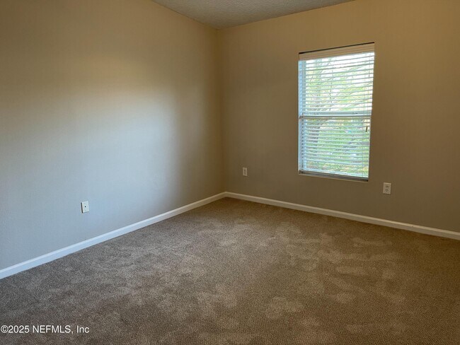 Building Photo - 9575 Amarante Cir