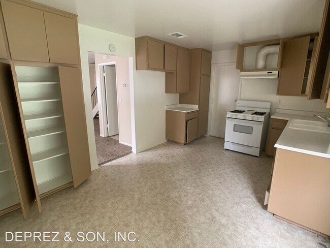 Building Photo - 4 br, 2.5 bath House - 741 HACIENDA DR.