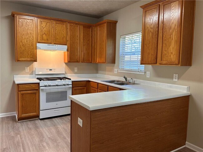 Building Photo - 305 Hulan Way