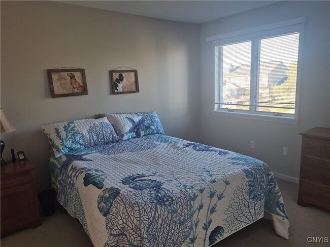 Building Photo - 331 Summerhaven Dr N