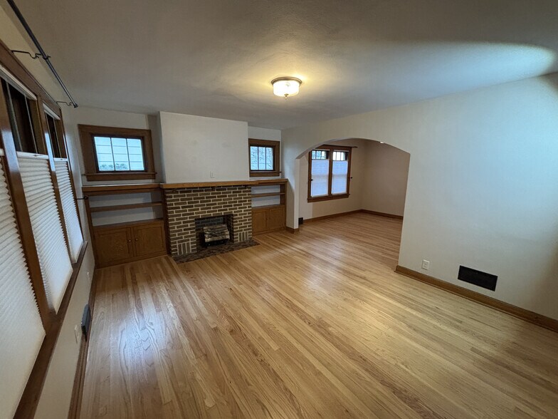 living room - 174 Dixon St