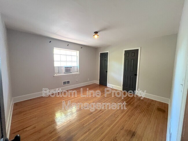 Building Photo - 1943 Wilmore Dr