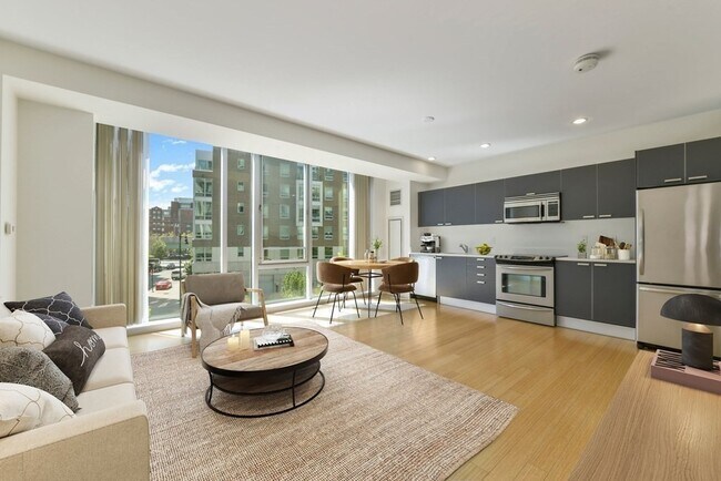 Building Photo - 2 Earhart St