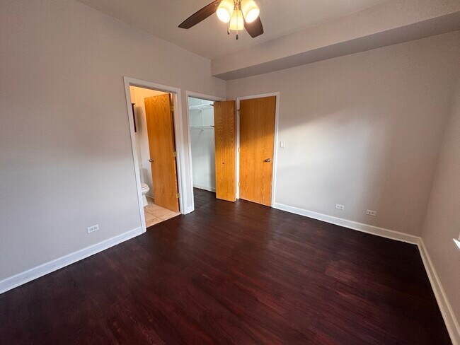 Building Photo - 1342 W Estes Ave