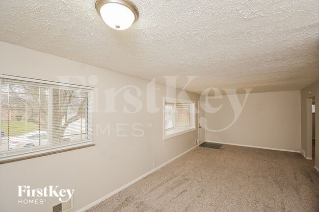 Building Photo - 5602 Culver St