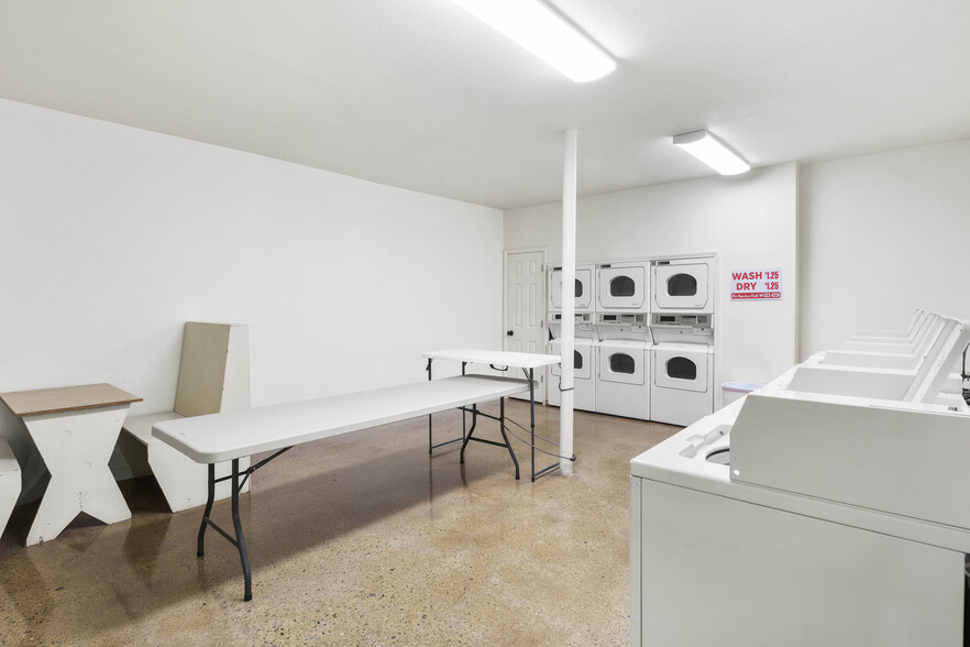 Laundry across hall - 5709 Lyons View Pike