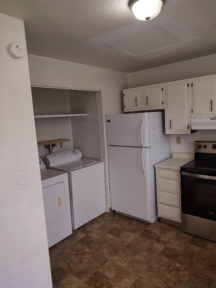 Building Photo - 5908 Parker Rd E