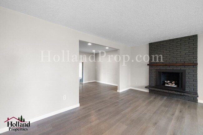 Building Photo - Fully Renovated 4-Bedroom Home with Shop, RV Parking & Expansive Yard – Oregon City