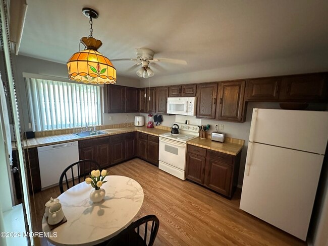 Building Photo - 805A Westminster Ct