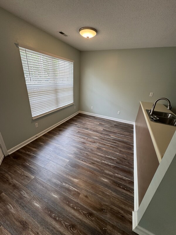 Building Photo - 113 Nanci Ln