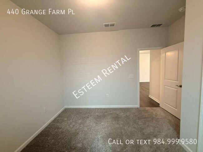 Building Photo - 440 Grange Farm Pl