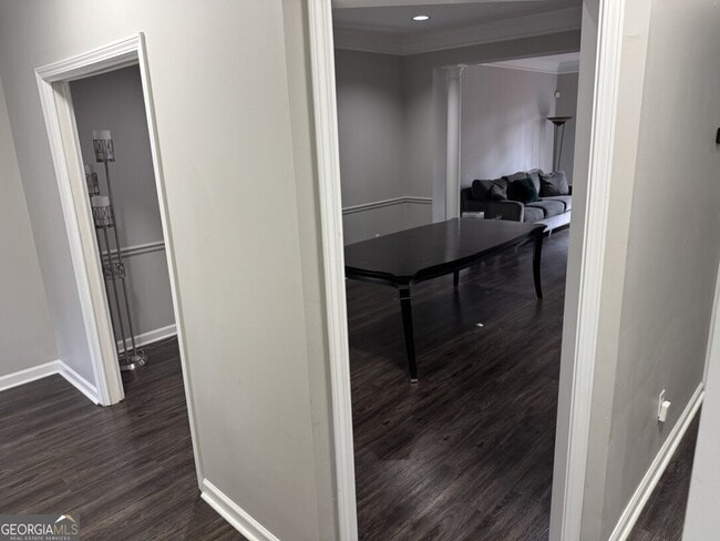 Building Photo - 2505 Oak Quarters