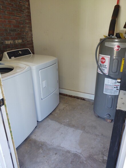 Laundry - 1532 Hampton St