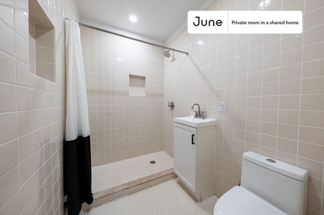 Building Photo - Room in Shared 4 bed/2 bath home in Ditmas Park
