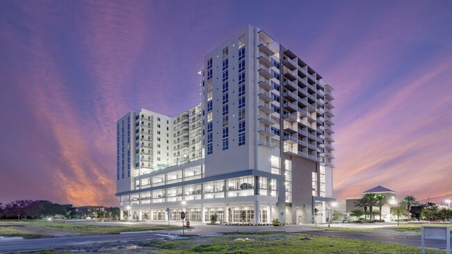 Building Photo - 100 main street north