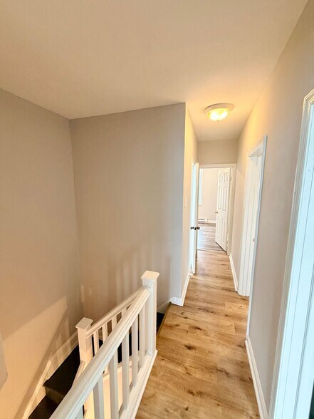 Building Photo - Rare 5-Bedroom Gem in Kingsessing