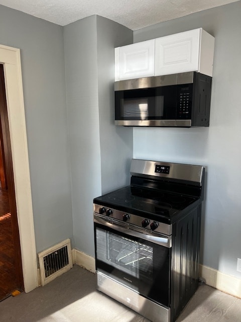 Building Photo - 1208 SW Woodward Ave