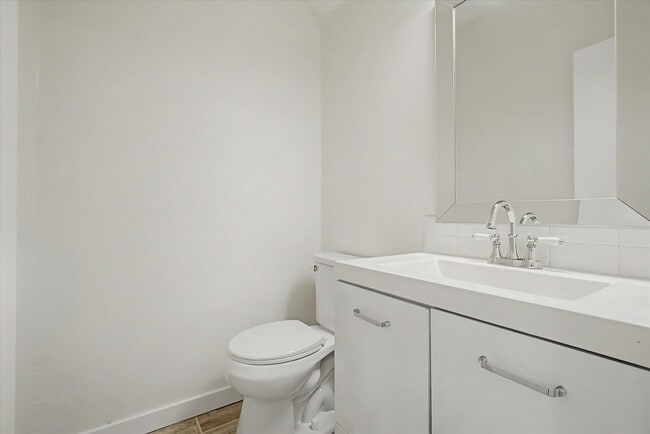Building Photo - 12500 Brookglade Cir