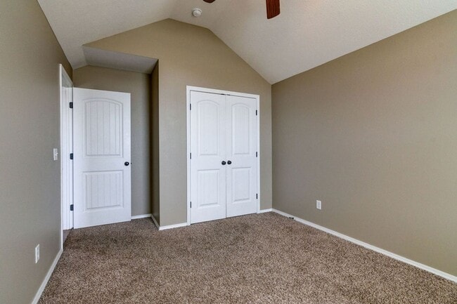Building Photo - 3 Bedroom Republic Home