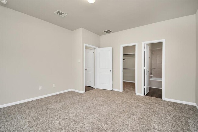 Building Photo - 2260 Raider Dr