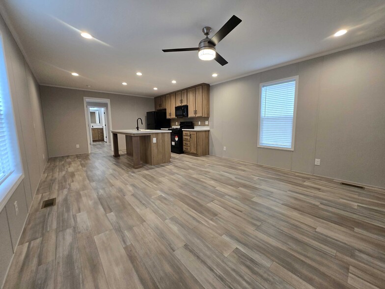 Building Photo - 29884 Jamestown Dr