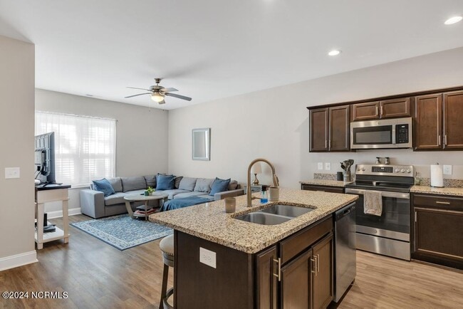 Building Photo - 361 S Stingray Ln