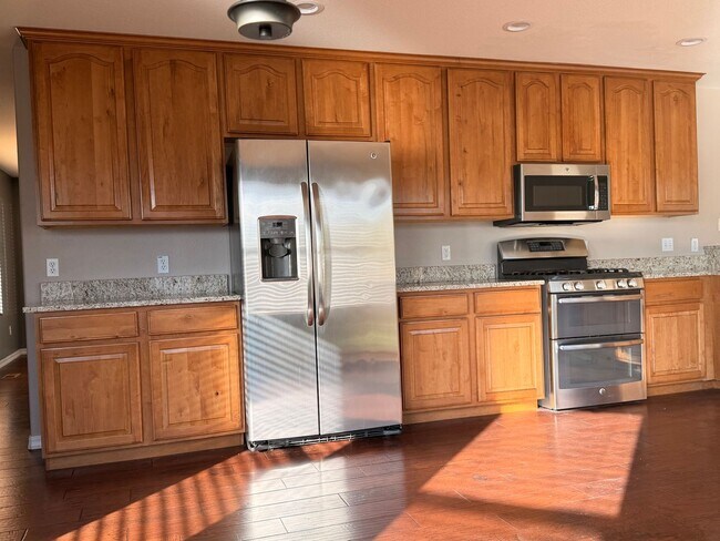 Building Photo - Bright & Spacious 5-Bedroom Home with 3-Car Garage – Available Now