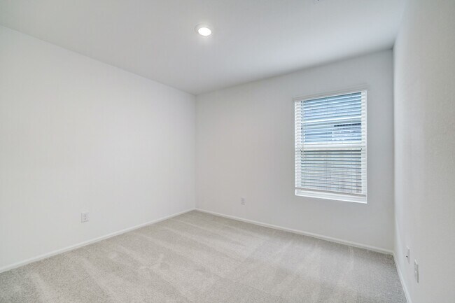 Building Photo - 8907 Estes Lks Dr