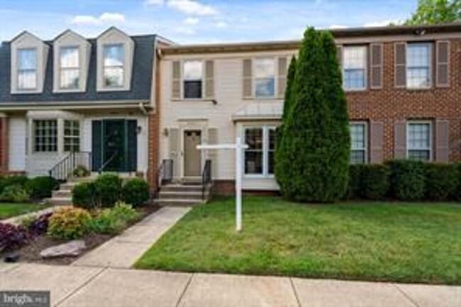 Primary Photo - Townhome in Pinecrest
