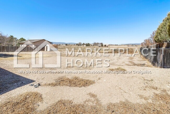 Building Photo - 147 S Golfwood Dr W