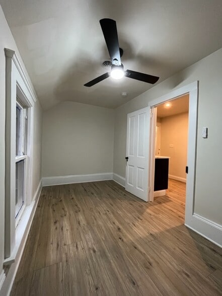 Bedroom 3/Office - 1380 E 43rd St
