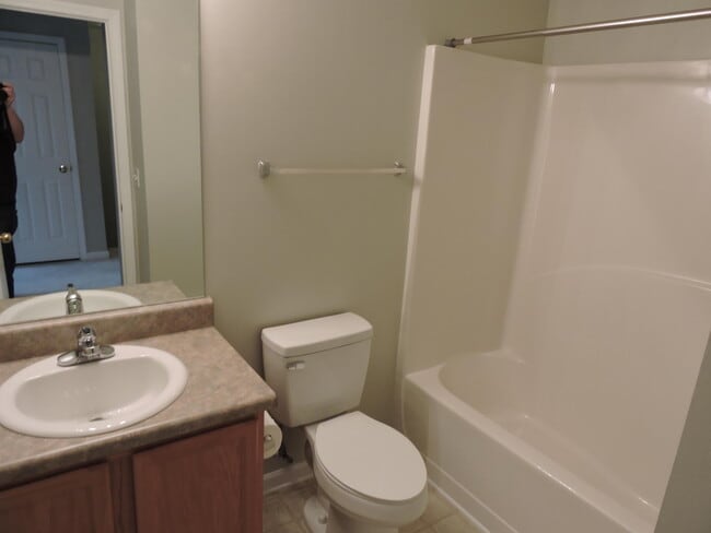 Building Photo - 132 Swaying Pine Ct