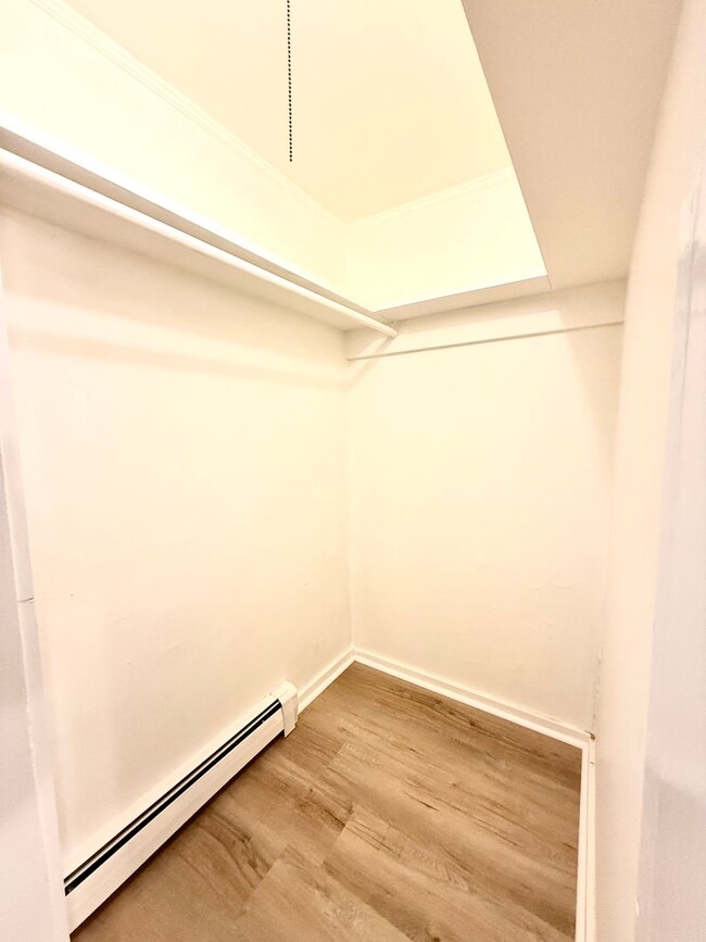 Building Photo - 473 Wilbur Ave