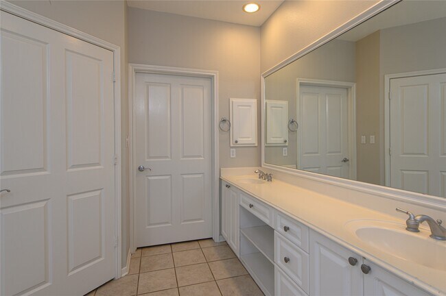 Building Photo - 58 S Plum Crest Cir