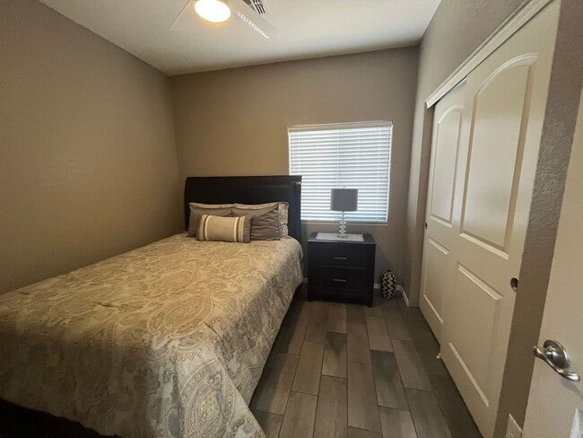 Building Photo - Clean and well maintained 4 bedroom home f...