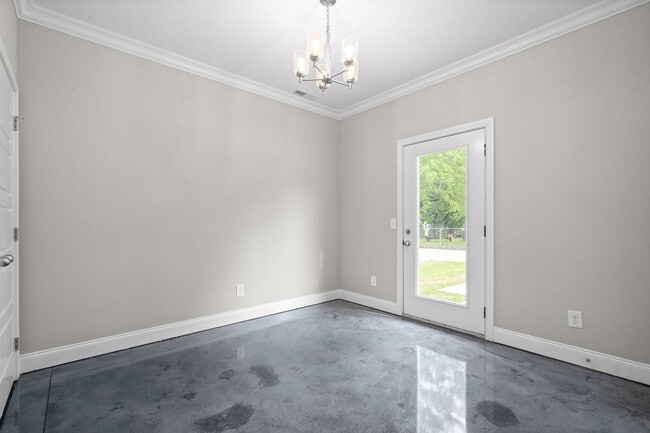 Building Photo - **COMING SOON** Nashville-Style Single Family Homes in Clarksville!