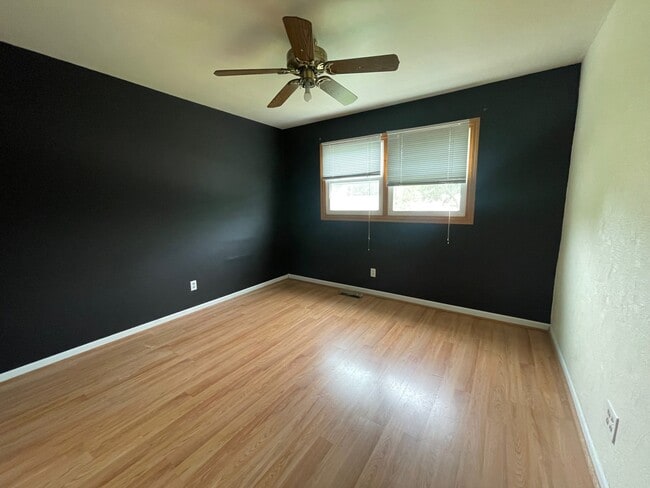 Building Photo - 77 Barrow Dr