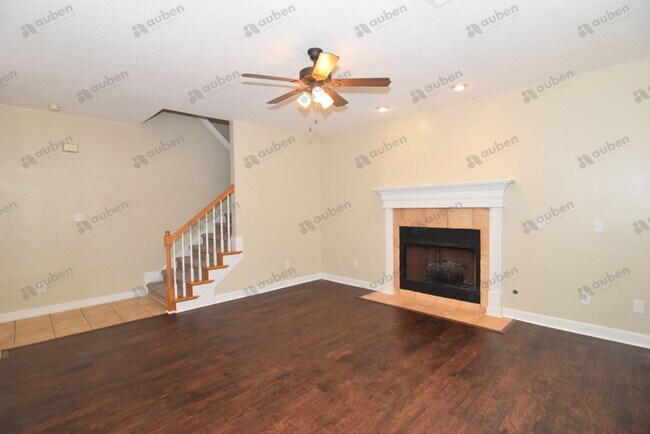 Building Photo - $1,950 - 4 bed/2.5 house for rent in Evans, with fenced back yard!