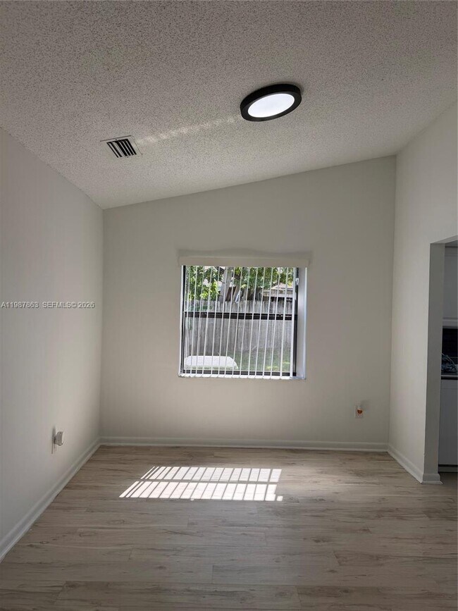 Building Photo - 1419 Yellowthroat St