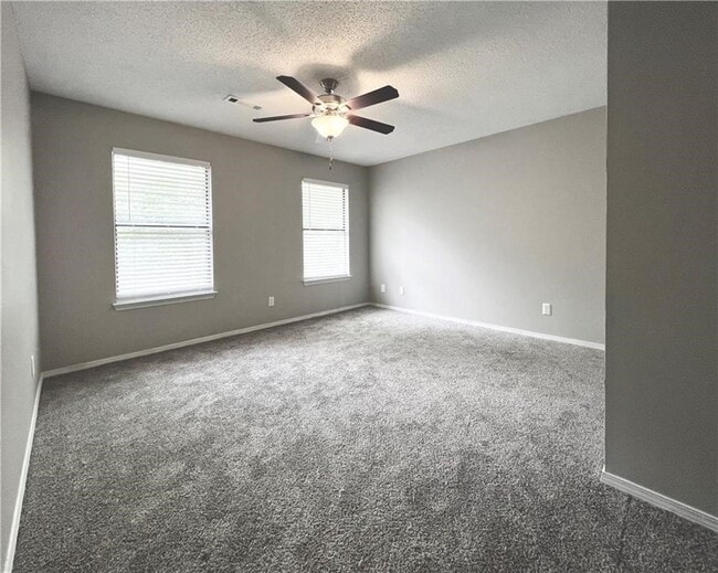 Building Photo - 3250 N Kings Cross